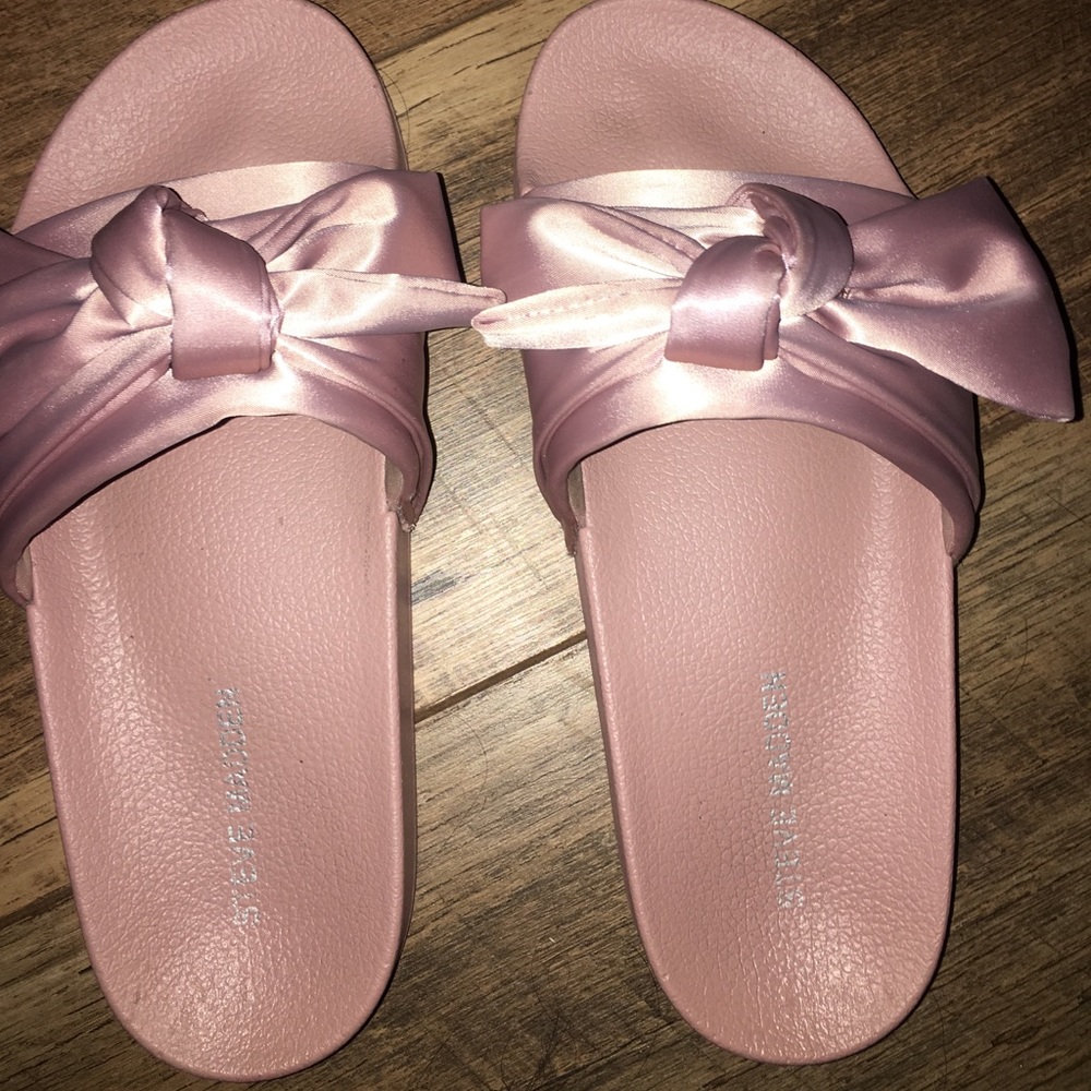 Steve Madden slides